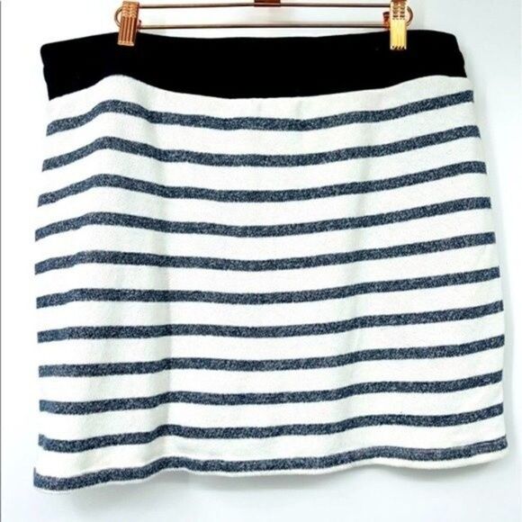 Jones New York sport womans skort size XL BoxN  white with blue stripes - Picture 3 of 7
